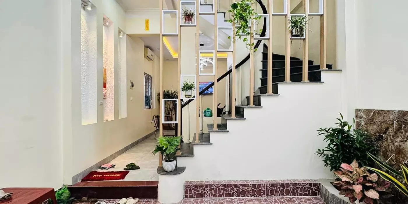 BÁN NHÀ NGỌC THỤY-LONG BIÊN 5.6 TỶ 43m, 4 TẦNG, MT 4.3m, AN SINH TỐT, FULL NỘI THẤT.