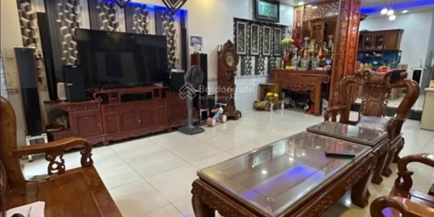 Nhà QL 13 đẹp ở luôn, KCBT, 80m2, HXH, cạnh KĐT Vạn Phúc , 5tỷ4