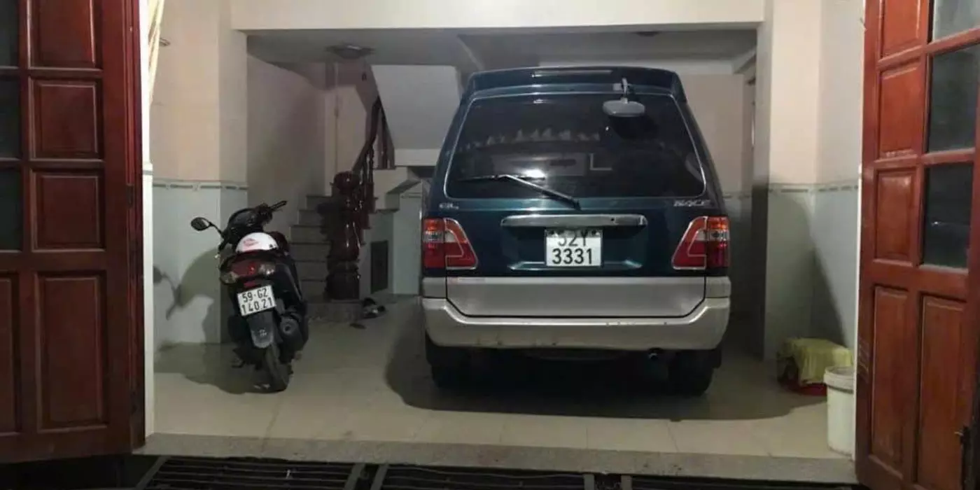 Bán gấp Nhà 3 tầng đường LÊ THỊ NHO, phường Trung Mỹ Tây, Q12, dt 40m2 (5mx8m) Hẻm ôtô. Giá 3,5Tỷ