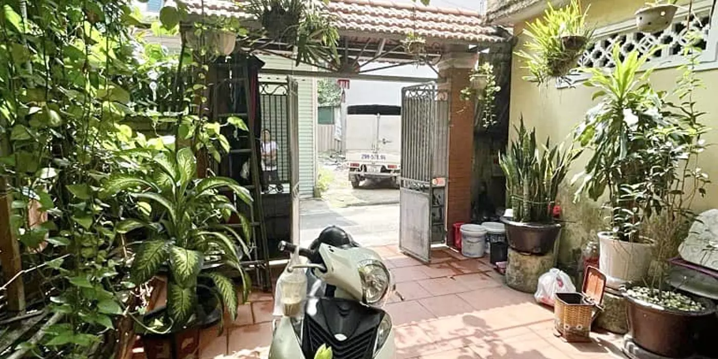 BÁC NÀO GẶP ĐƯỢC CÁI NHÀ C4 NÀY THÌ GIÓ LẠNH ĐẾN MẤY CŨNG SẼ “ ẤM LÒNG” NGAY THÔI!  Bán nhà C4