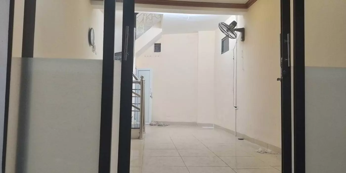 Bán nhà Thịnh Liệt giá 4.5 tỷ, diện tích 23m2, 5 tầng, mặt tiền 3.5m