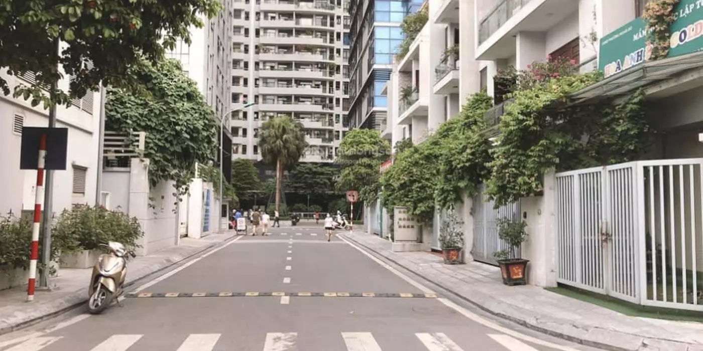 Cần bán nhà liền kề Phú Thượng, Tây Hồ, Võ Chí Công 120 m2, MT 6 m, 5 tầng ô tô tránh, full NT