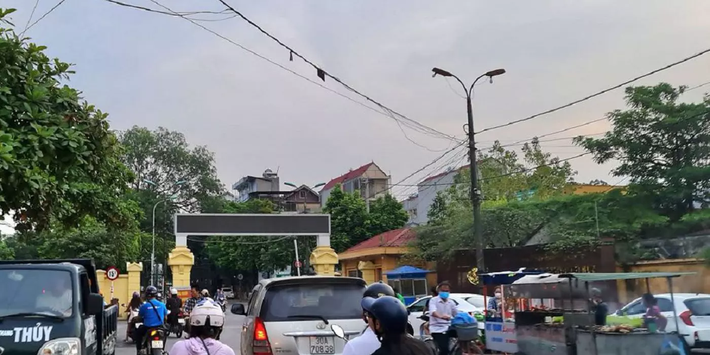 Nhà dân xây 103m2 khu Ngô Xuân Quảng, Trâu Quỳ, 7 chỗ vào.