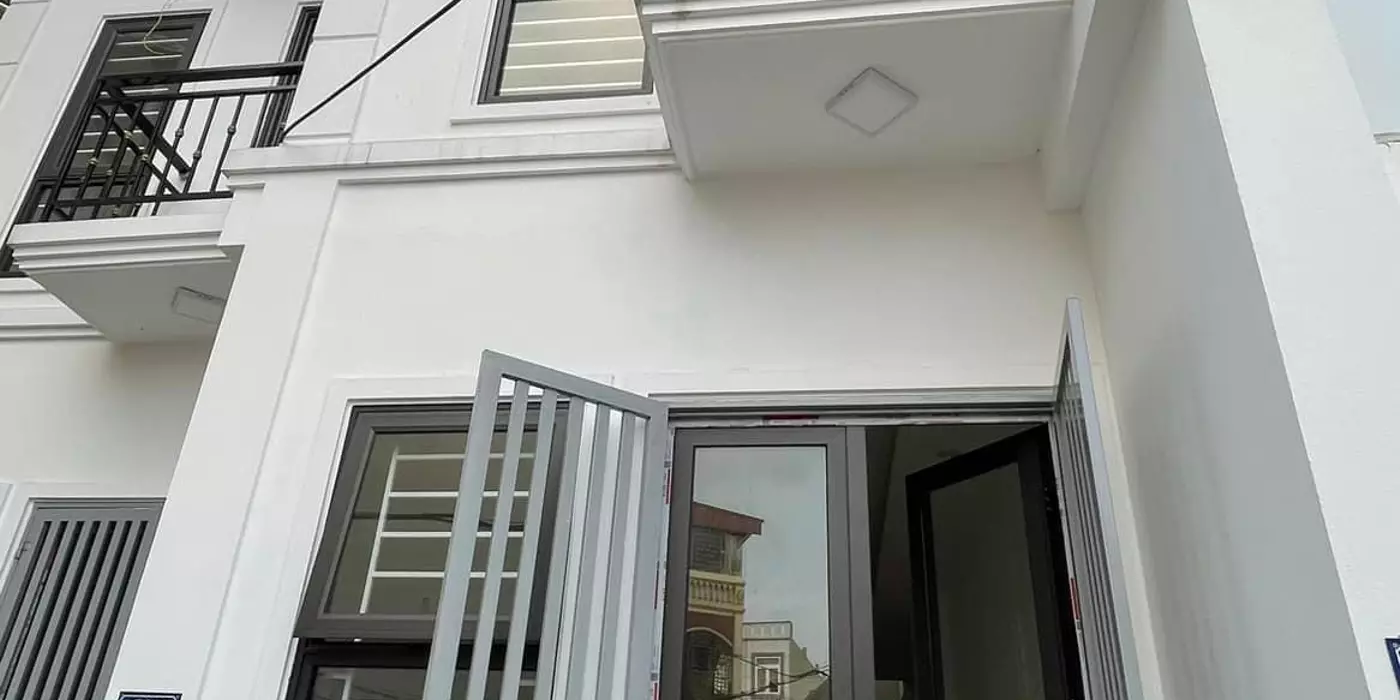 Cho thuê nhà riêng 4 tầng: 1 phòng khách + 4 phòng ngủ + 3 bvs