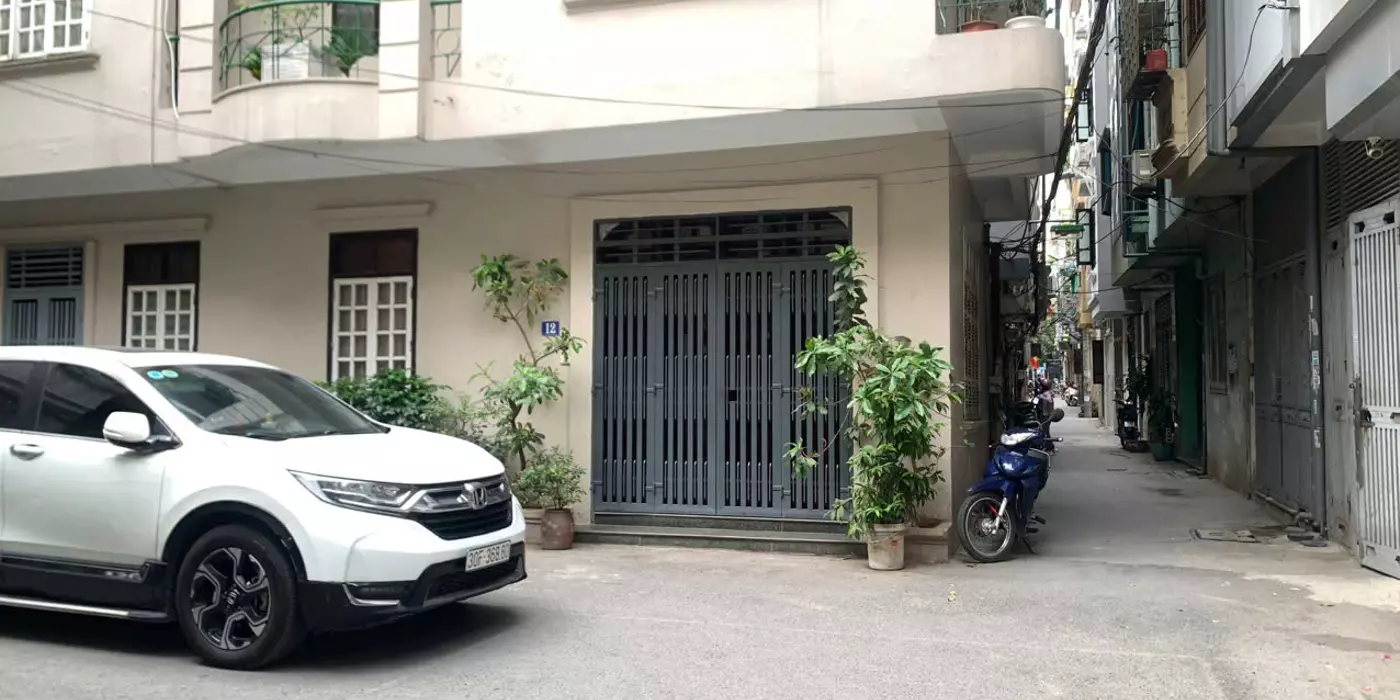 BÁN NHÀ 5 TẦNG CẦU GIẤY 41M2, MT HƠN 4M, Ô TÔ 7 CHỖ ĐỖ CỬA. 8,2 TỶ