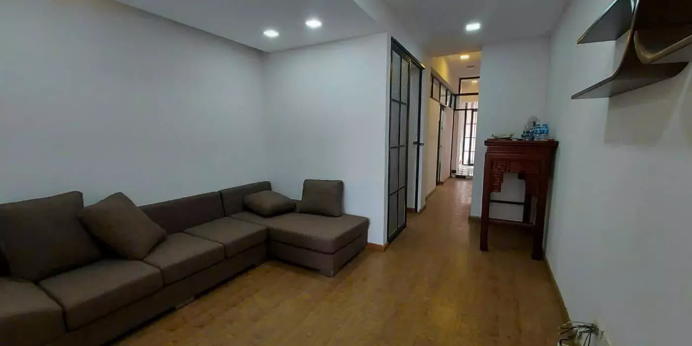 Cho thuê căn tập thể phố Chùa Bộc,100m2, 3pn, đủ nội thất, giá 12tr/tháng