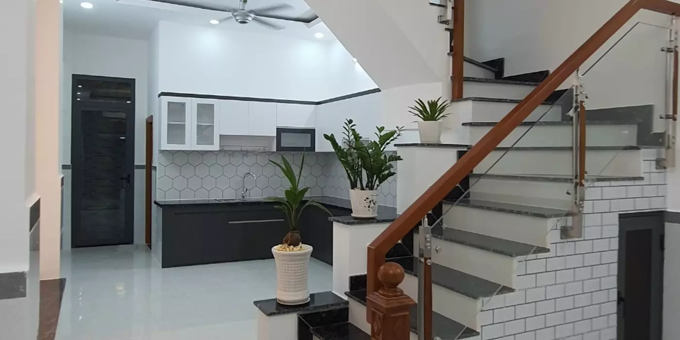 Bán nhà mới xây đướng số 8 linh xuân thủ đức LH:0909428959.