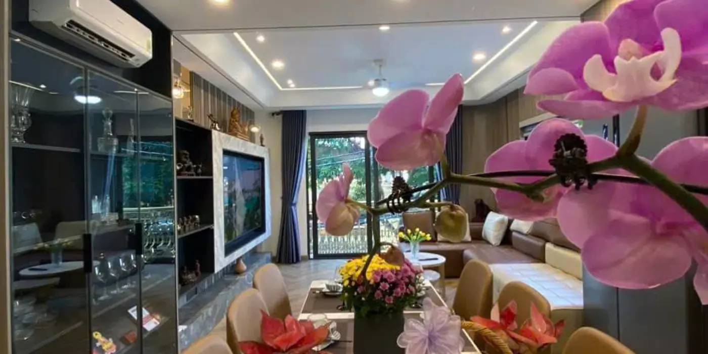 Siêu Phẩm đón Tết, Ngô Gia Tự 50m2, 7 tầng thang máy full nội thất, ô tô đua, giá 13 tỷ
