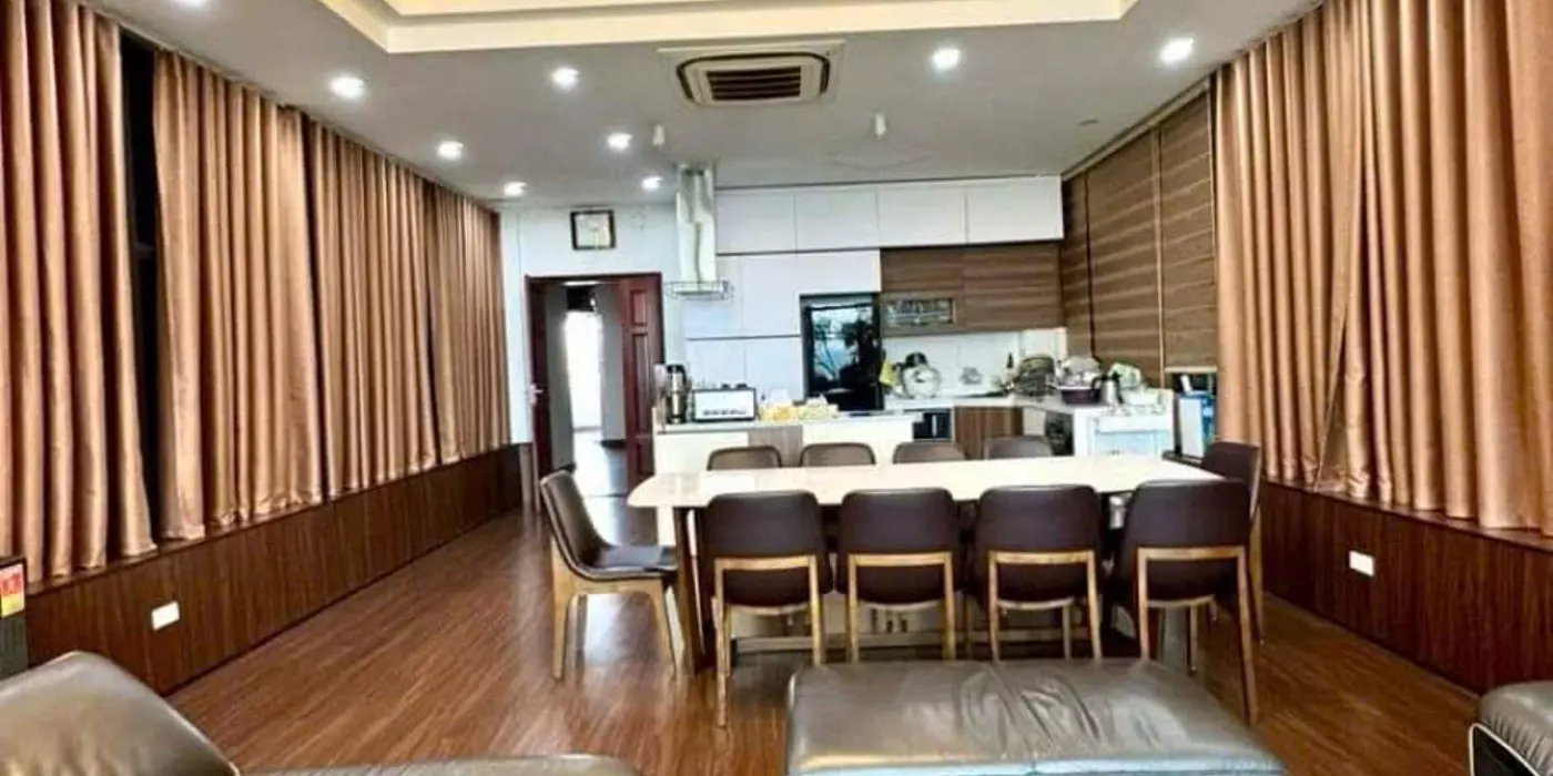 SIÊU HIẾM LUÔN - MẶT PHỐ GIÁ MẶT NGÕ - VIEW SÔNG HỒNG CỰC ĐỈNH - DIỆN TÍCH 180M - MẶT TIỀN 6,5M -