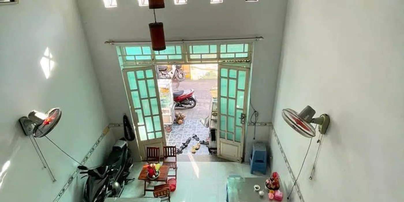Bán Nhà 3 tầng đường TÂN THỚI HIỆP 29,  phường TTH, Q12, dt 52m2 (4mx13m). Hẻm Ôtô thông. Giá 4,3Tỷ
