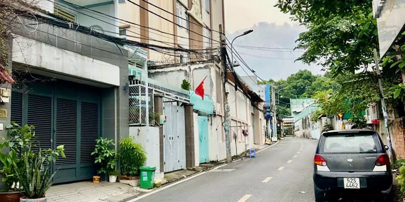 NHÀ 4 TẦNG, 64M2, MT HẺM Ô TÔ 6M, ĐÌNH PHONG PHÚ, NHỈNH 5 TỶ