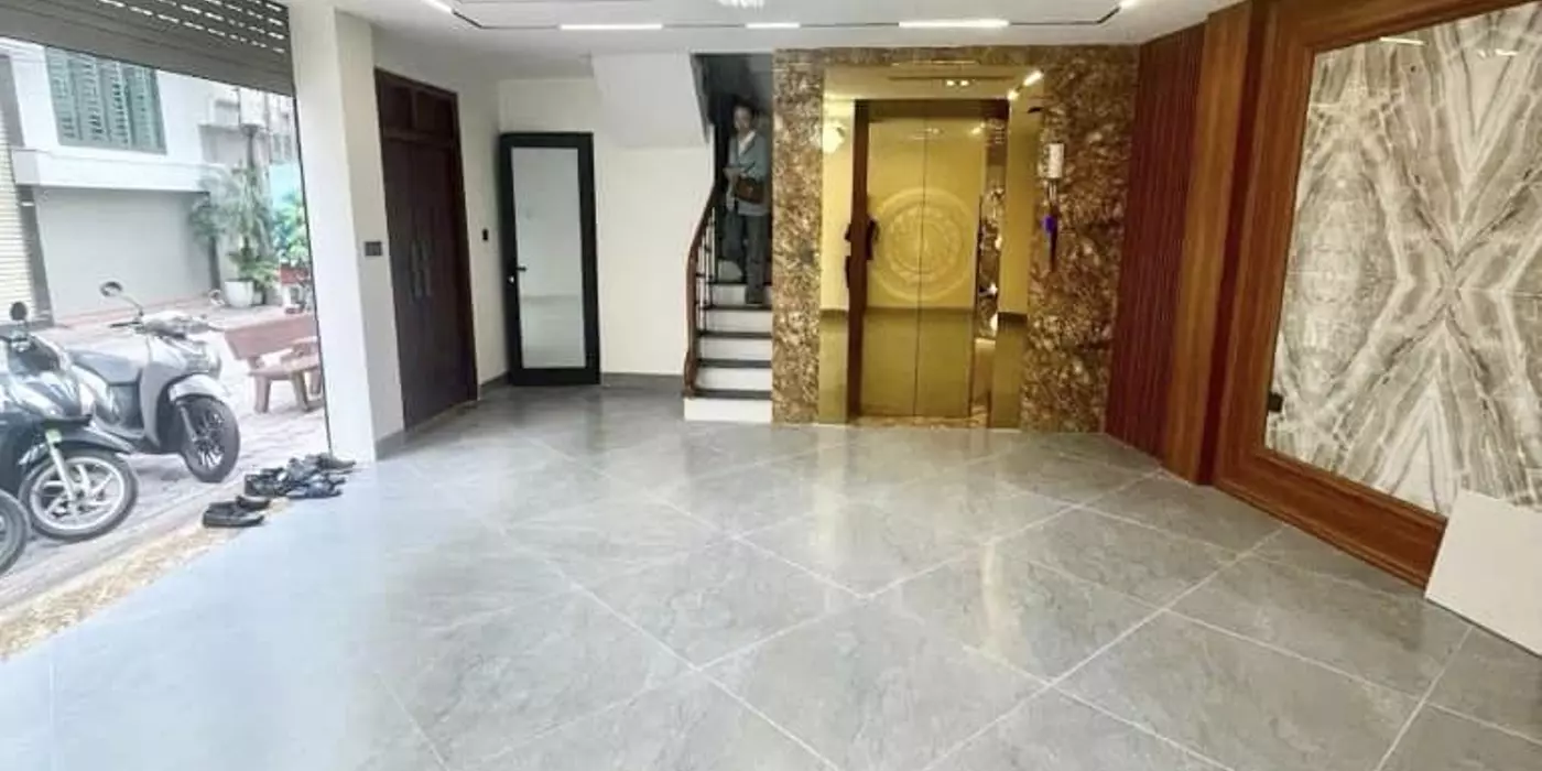 THUA! Bán nhà phố Cổ Linh, gara thang máy, 45m2, mặt tiền 8m mà cũng xây khéo thế này luôn!