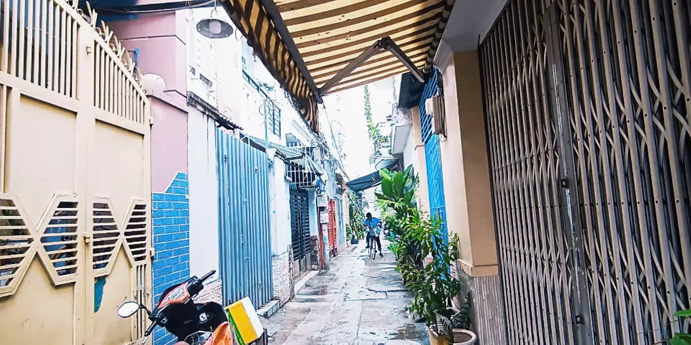 Bán nhà gần HXH,3 phòng ngủ, 4x10m, sát khu HimLam quận 7.