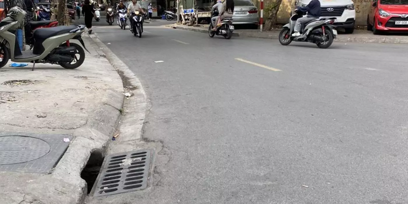 Bán nhà phố víp 14.9 Tỷ, Quốc Tử Giám, Đống Đa, mặt phố kinh doanh, dt;35m, 3 tầng, tiện ích phố