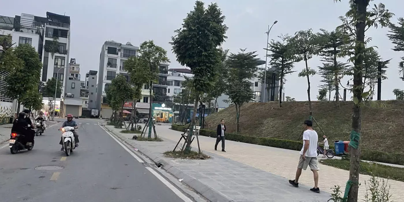 PHÂN LÔ TĐC - NGỌC THỤY - 45M NHÀ ĐẸP Ở NGAY VỈA HÈ MT KHỦNG, KD  7,2M - NHỈNH 11 TỶ