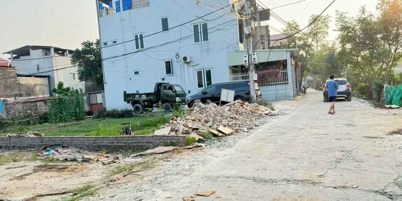 Bán đất tổ 5, Quang Minh, Mê Linh, HN. Đường thông, oto vào đất. DT 87m, giá 3,845 tỷ.