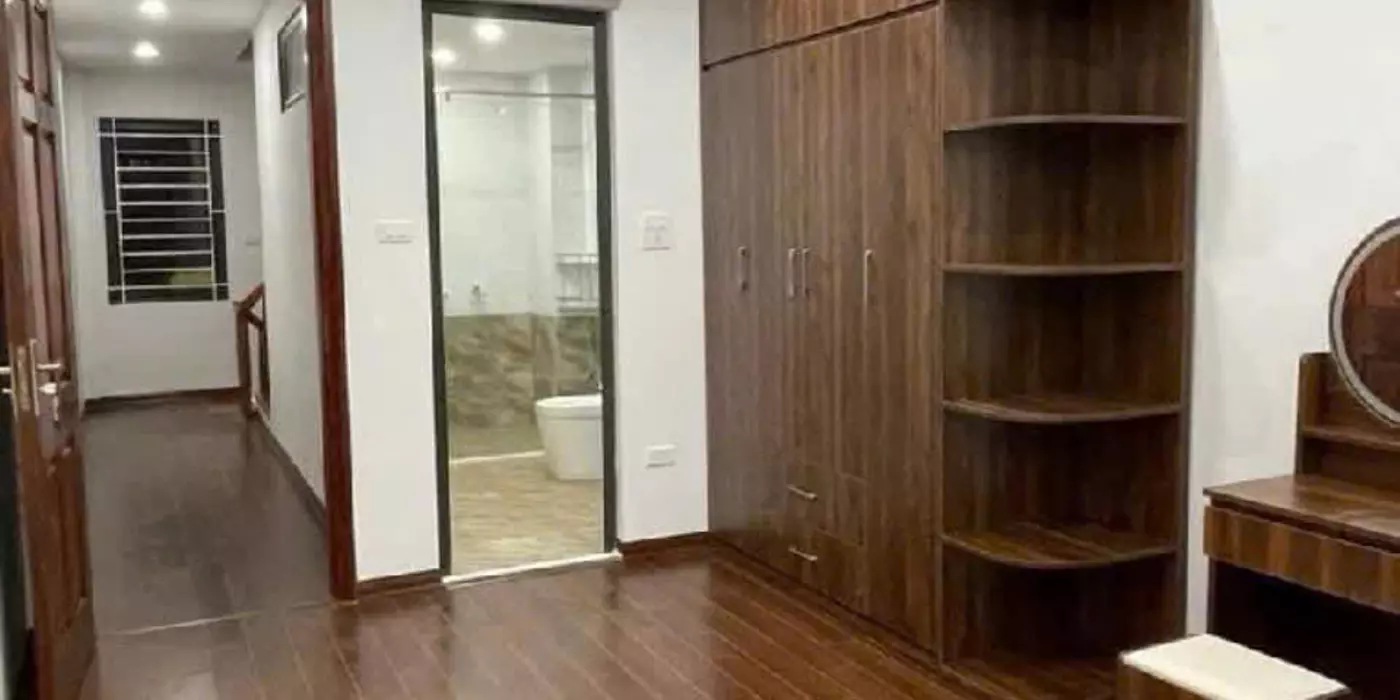 SIÊU ĐỈNH - NHÀ NGỌC THUỴ - LONG BIÊN - 45M x 4 TẦNG - GIÁ NHỈNH 8 TỶ
NHÀ ĐẸP LONG LANH - XÂY