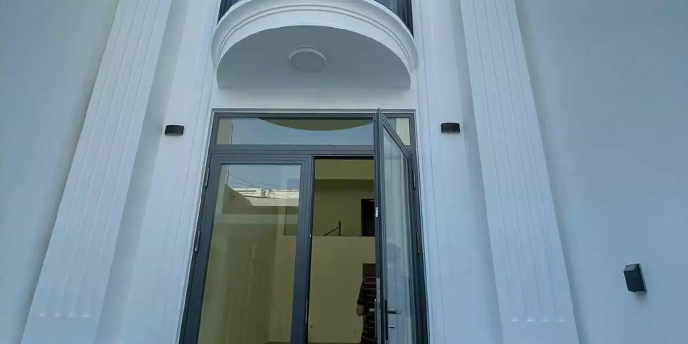 Nhà HXH Phạm Văn Đồng, 100m2, 2 tầng, ngay trung tâm, cho thuê 10tr/tháng, Thiết kế kiểu biệt thự