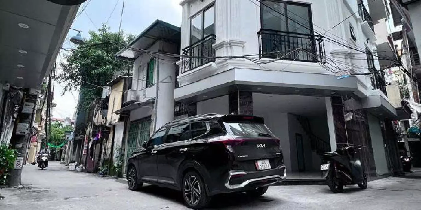 LÔ GÓC ,Ô TÔ VĂN QUÁN ,NHÀ KINH DOANH ,DT 40M2 X 4 TẦNG. GIÁ 8,9 TỶ