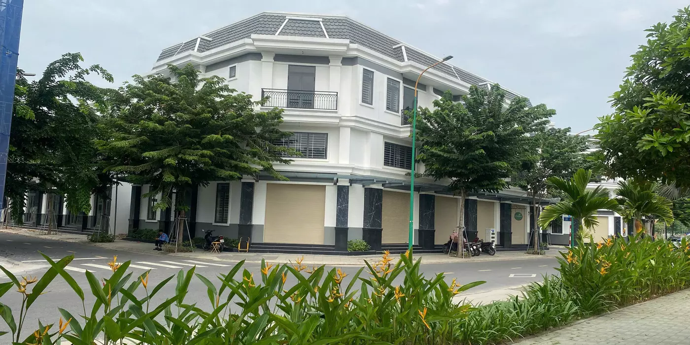 Bán nhà phố thương mại Hòa Lợi, giá rẻ chỉ 2,66 tỷ, đầu tư sinh lời cao!
Affordable Commercial