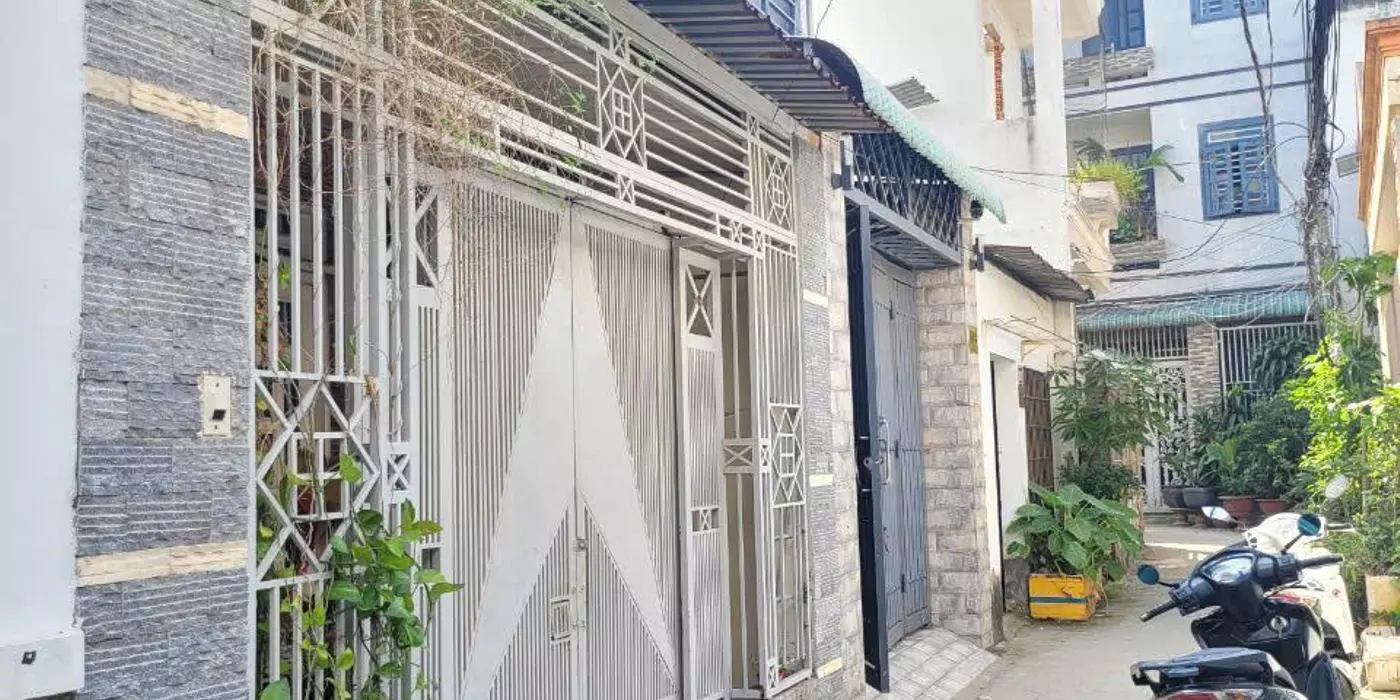BÁN NHÀ VỊ TRÍ ĐẸP QUẬN 2- GIÁ 4 TỶ 940 TRIỆU THƯƠNG LƯỢNG