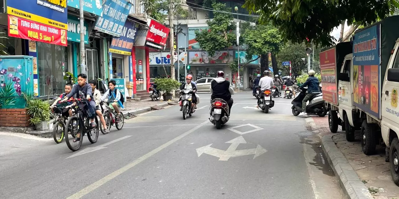 BÁN NHÀ PHỐ CỔ HÀ ĐÔNG 50M2- MẶT TIỀN 4.2M, DÂN XÂY KIÊN CỐ, NGÕ THÔNG CÁC NGẢ, Ô TÔ NGỦ TRONG