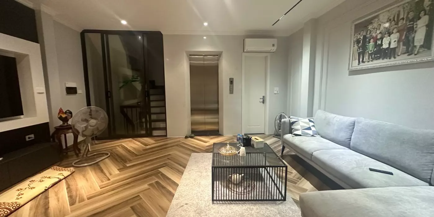 BÁN NHÀ PHỐ BỒ ĐỀ, LONG BIÊN. THANG MÁY, AN SINH ĐỈNH, LEXUS 570 ĐỖ CỬA, 55M2*7T , 10.5 TỶ.