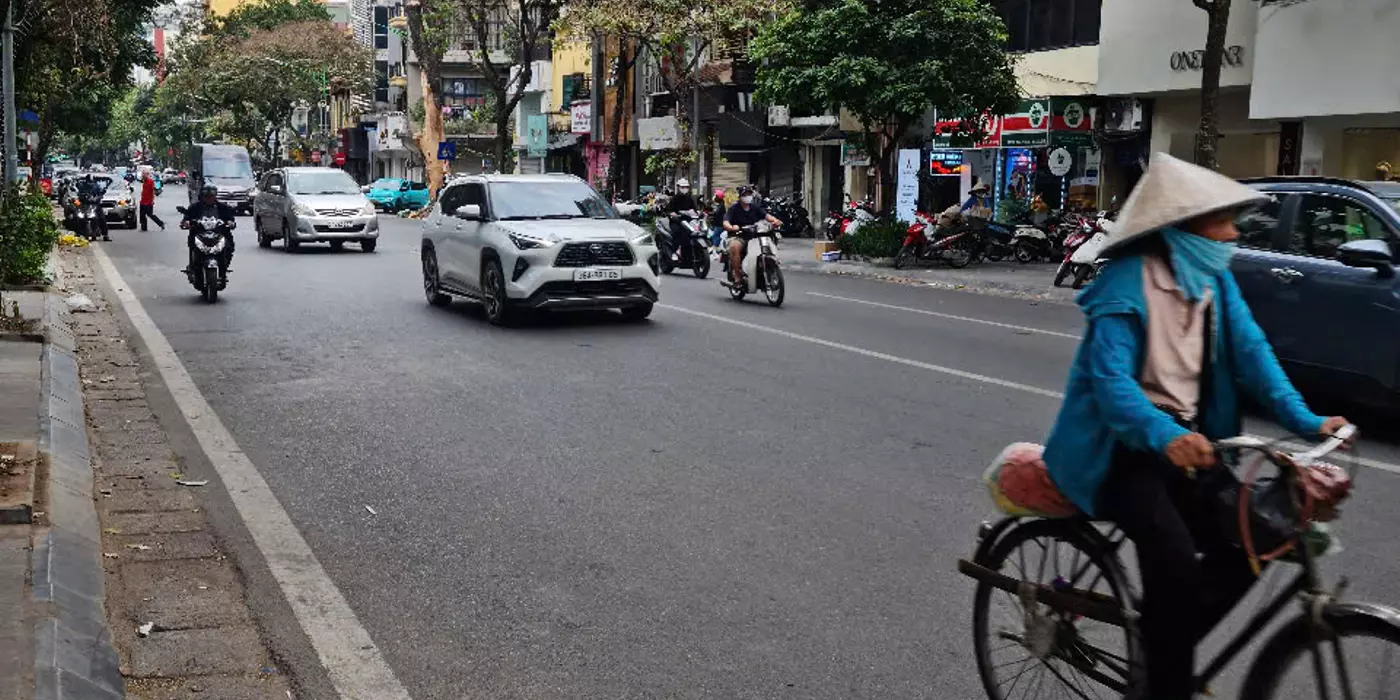 BÁN TOÀ BUILDING-MẶT PHỐ HUẾ-HAI BÀ TRƯNG-KD VIP-DT 118MxMT5.5Mx13 TẦNG-80 TỶ TL