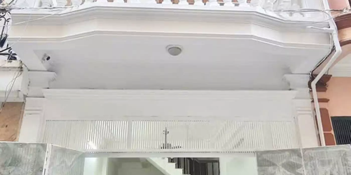 Dành cho bác nào thích nhà dân xây, xe ô tô chạy thông! Bán nhà Ngọc Lâm, gần cầu Chương Dương,