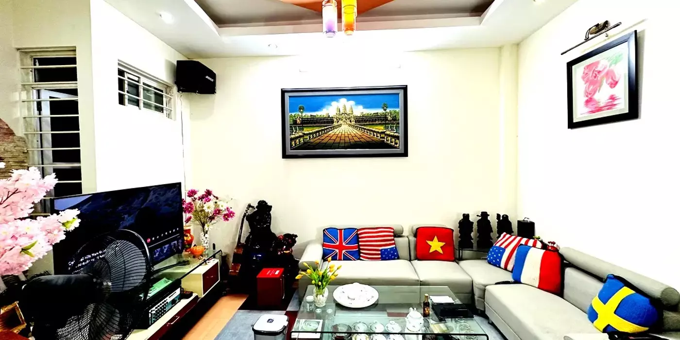 Gấp bán nhà Nguyễn Ngọc Vũ, Cầu Giấy diện tích 42m2, mặt tiền 4.5m, ngõ to gần phố.