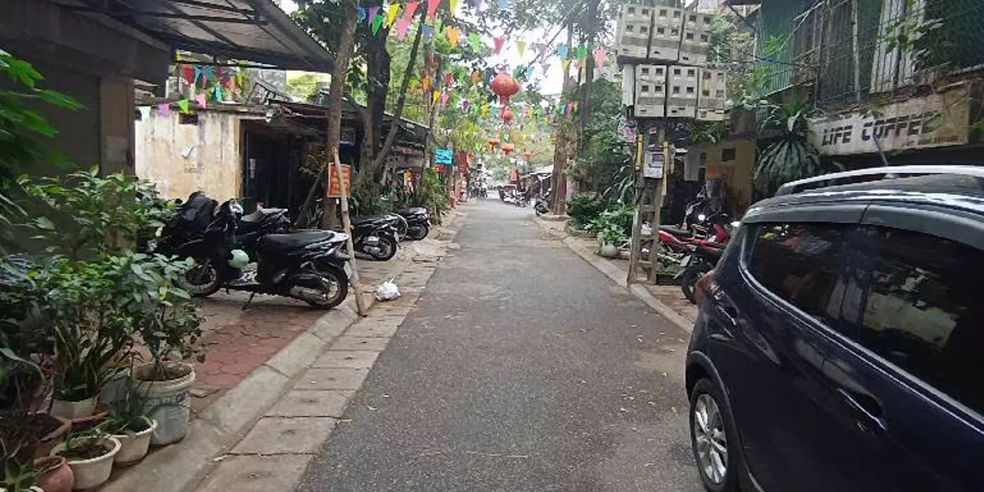 Bán nhà tập thể tầng 1 quỳnh mai 1 mặt phố 1 mặt ngõ kinh doanh ngày đêm mhai bà trưng