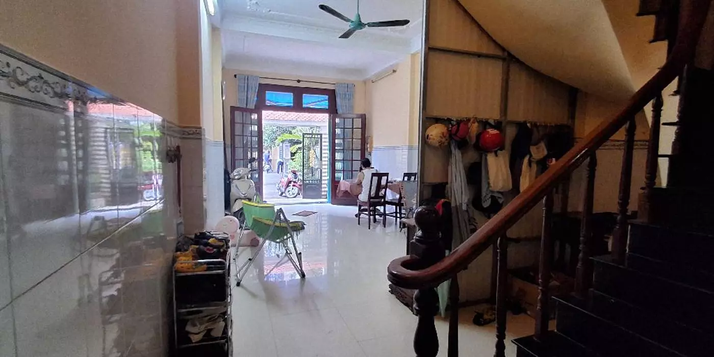 Mặt tiền đường 320 Phạm Hùng 4x21, 4 tầng chỉ 14 tỷ