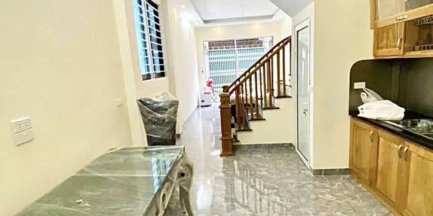 Thở phào! Chính chủ bán nhà Ngô Gia Tự, gần BigC Long Biên, thiết kế đẹp, 40m2 chỉ 5.75 tỷ