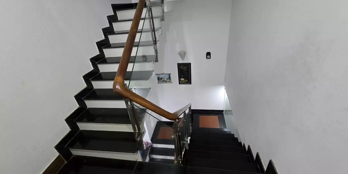 Nhà HXH Hồ bá phấn diện tích 100m, 3 tầng, khu tiện ích