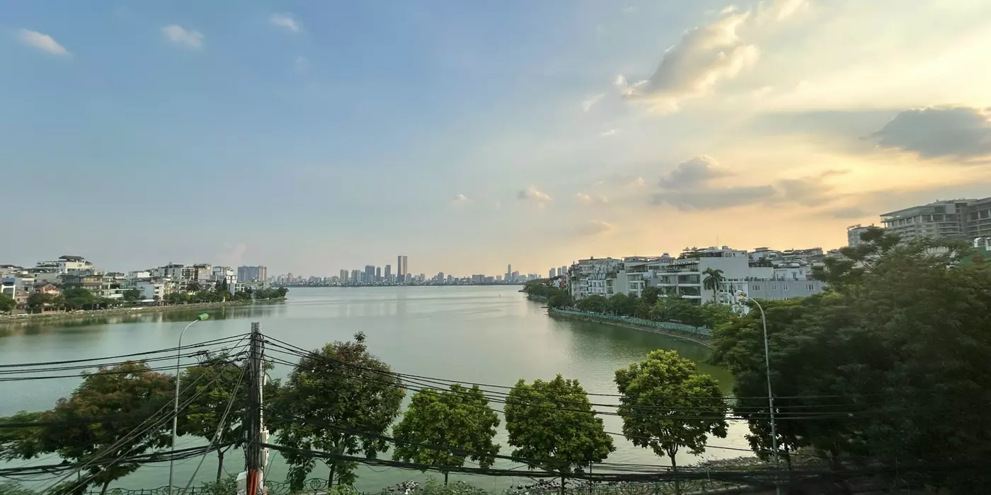BÁN NHÀ MẶT PHỐ QUẬN TÂY HỒ - ĐANG CHO THUÊ KINH DOANH NHÀ HÀNG ỔN ĐỊNH  - VIEW TRỌN HỒ TÂY - DIỆN