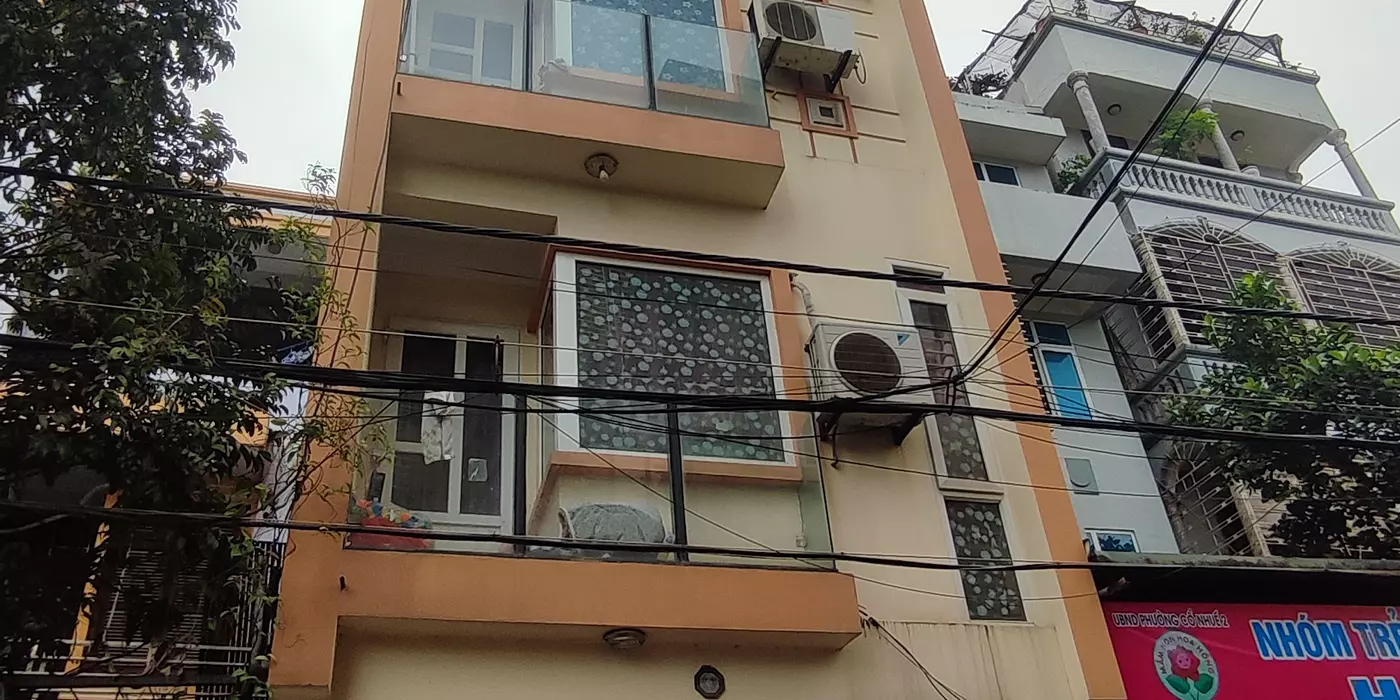Không gian rộng rãi, ánh sáng tự nhiên tràn ngập và thiết kế hiện đại, ngôi nhà này là sự lựa chọn