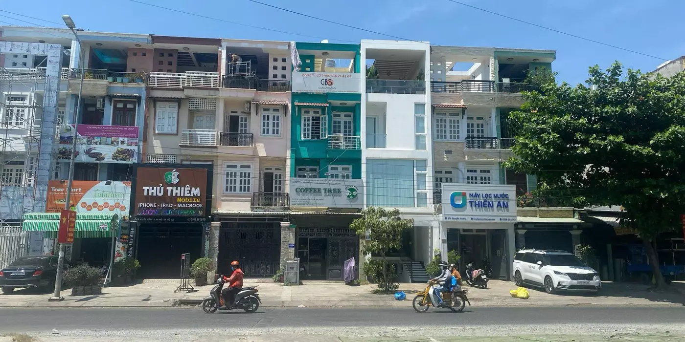 Bán nhà MTKD Ngay Nguyễn Hoàng, Q2 giá thị trường 20 tỷ giảm 17,3 tỷ