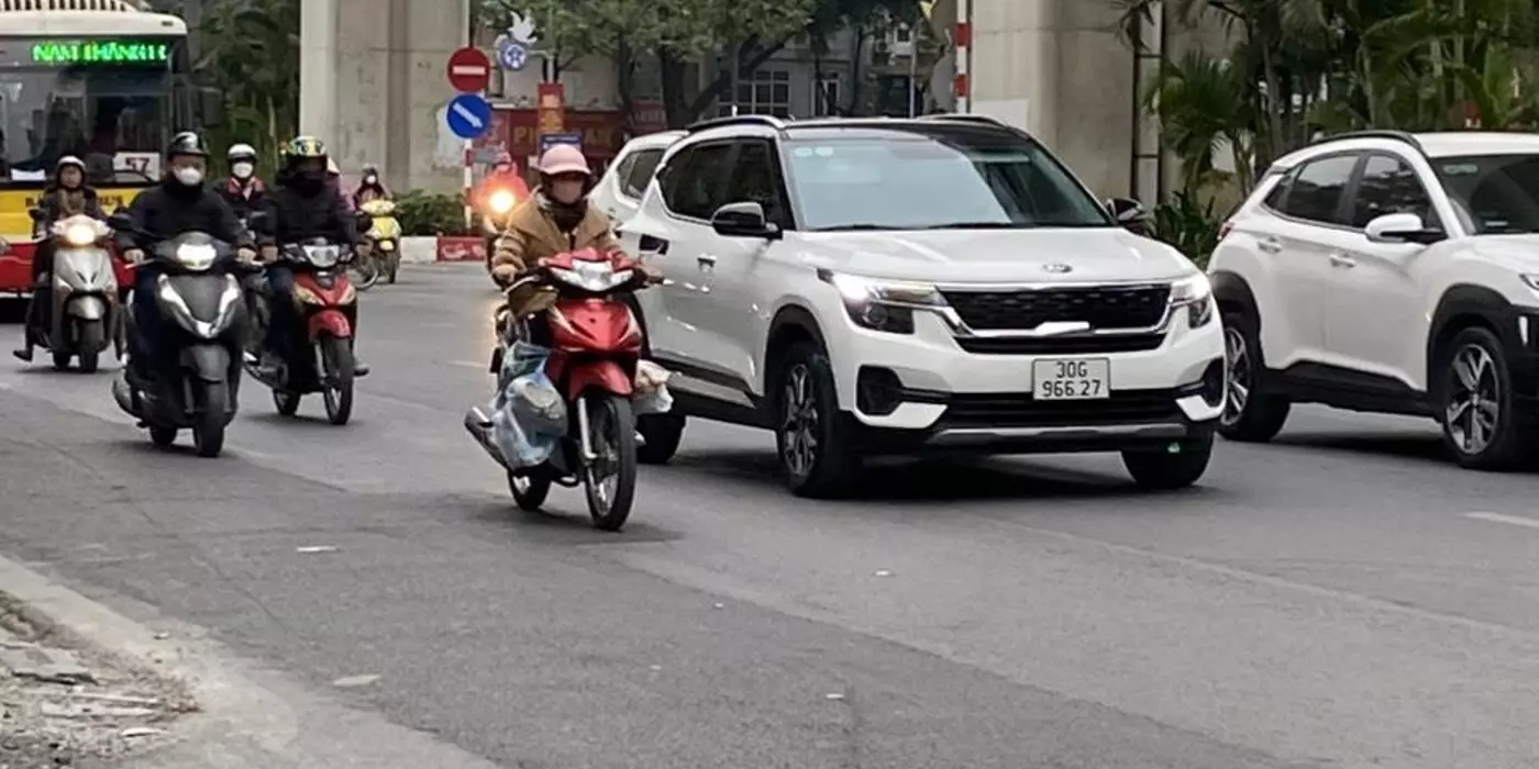 Tuyệt đẹp,Nhà mới Tây Sơn, Đống Đa 40m, mt:4m, 6 tầng Thang Máy, ba bước ra phố 11,2 Tỷ.