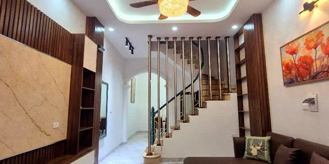 Bán nhà 4 tầng, 42m², ô tô đỗ cửa, ngõ thông kinh doanh, Quỳnh Lôi, Hai Bà Trưng - 8.5 tỷ