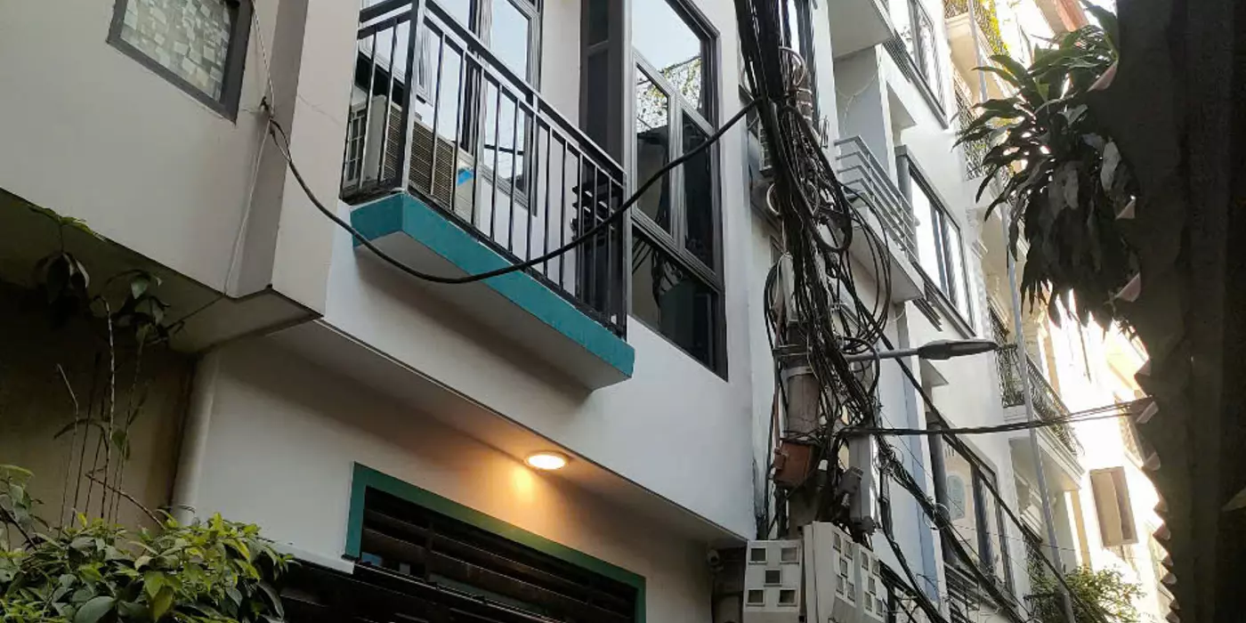 Bán nhà Lạc Long Quân, Diện tích 52m2, 5 tầng, 6P. ngủ khép kín, ngõ thông, ôtô qua nhà, gần LOTTE