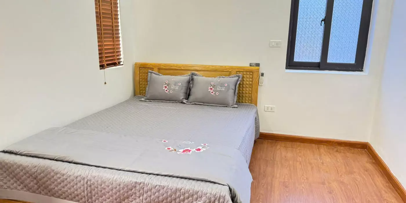 Bán nhà 3 tầng tổ 5, Quang Minh, Mê Linh, HN. Oto tránh, 5 xe oto đỗ sân. DT 100m, giá 5,1 tỷ.