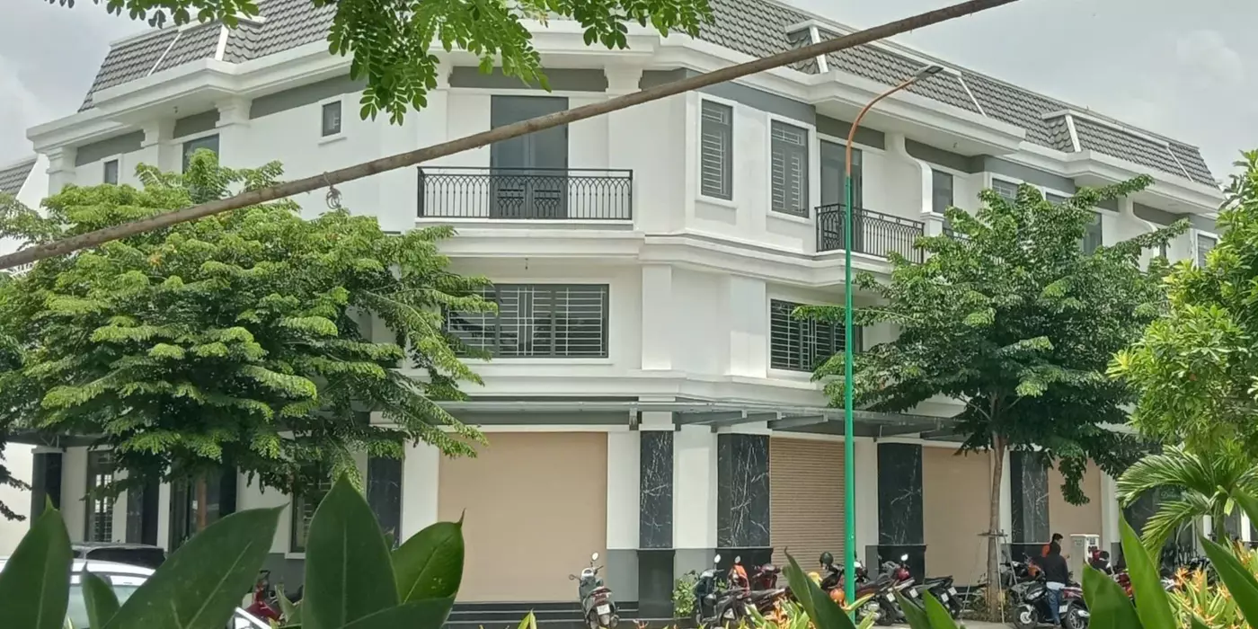 Nhà Phố Thổ Cư 100% (5x16m) Tại Hòa Lợi, Bến Cát – Giá 2,66 Tỷ – Gần VSIP 2, Đồng An 2, Cách TP
