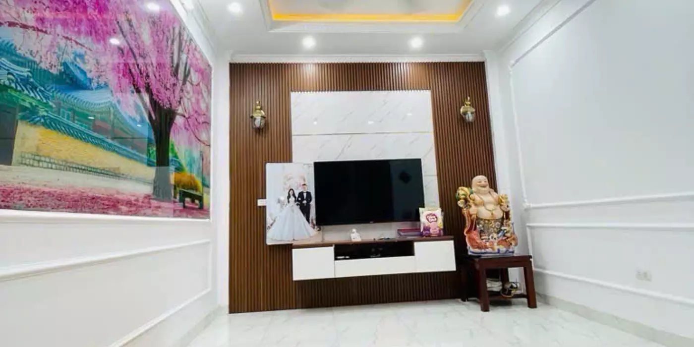BÁN NHÀ ĐẸP KHU BỒ ĐỀ ,LONG BIÊN - 40M², 5 TẦNG, GIÁ CHỈ HƠN 7 TỶ