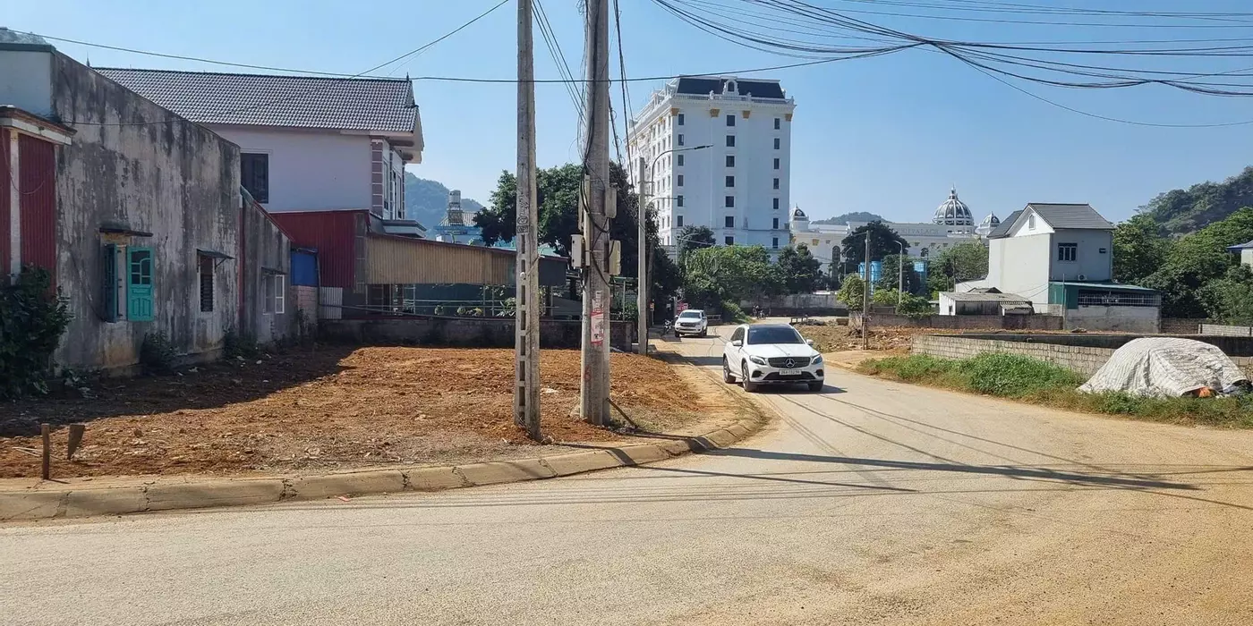 Chính chủ bán nhanh mảnh đất tại trung tâm Mộc châu