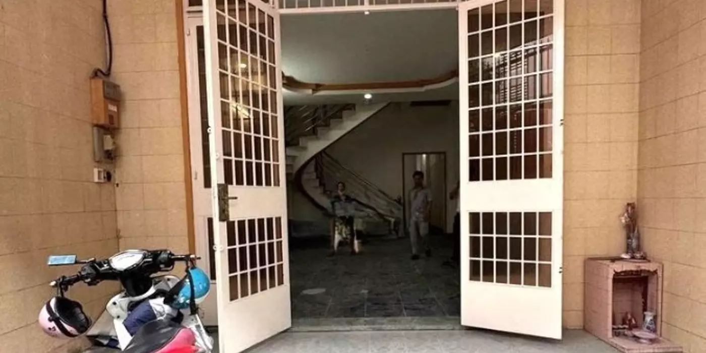 Cho thuê nhà nguyên căn mặt tiền 10 phòng 50tr đường Bàu Cát