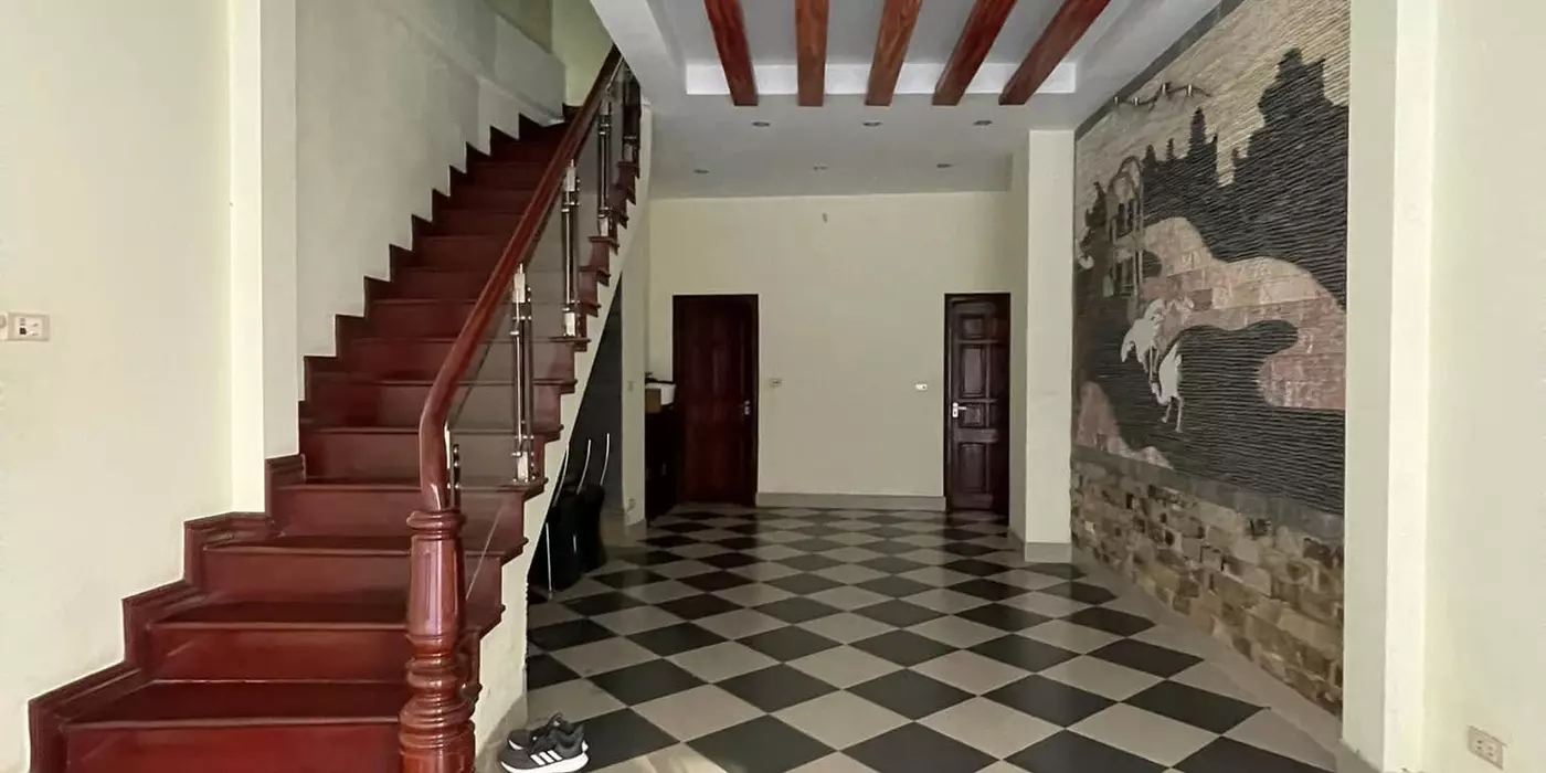 Cho thuê nhà mặt đường Hoàng Hoa Thám trung tâm quận Ba Đình làm văn phòng, kinh doanh