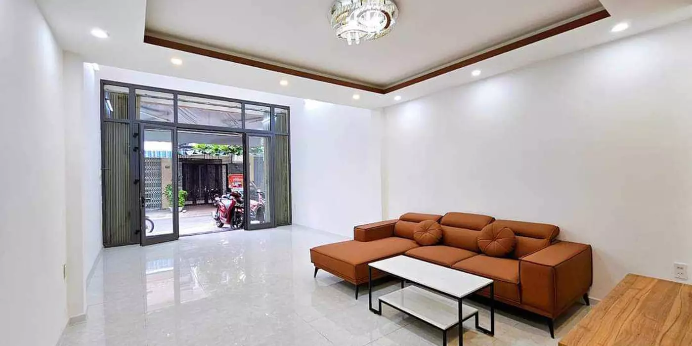 Bán nhà mới 4 tầng 250m2 đường 5m5 ngay Lý Thái Tông