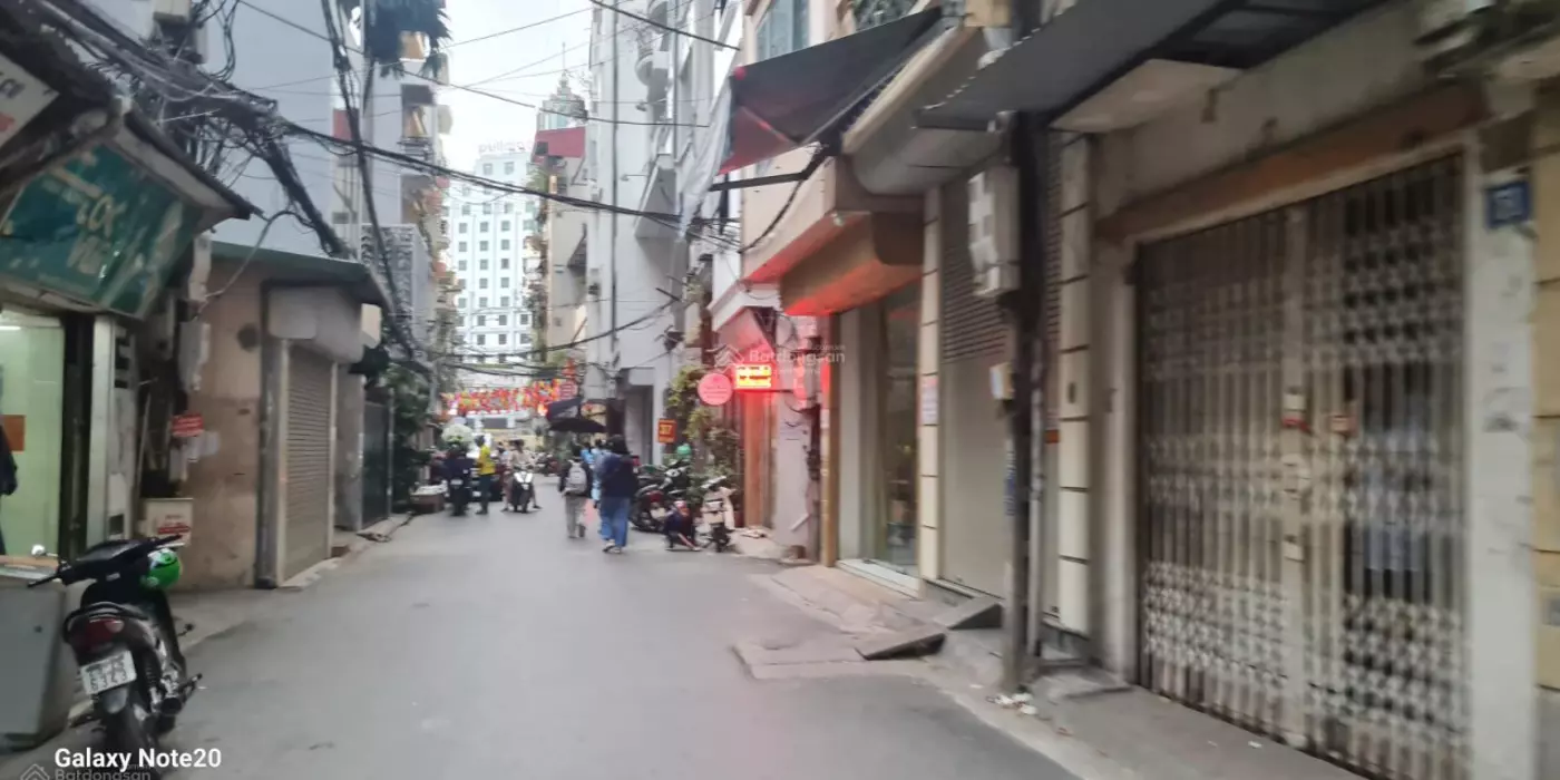 Bán nhà 3 tầng 92m2 mặt tiền 6,8m ôtô ngủ trong nhà tại Đội Nhân Ba Đình giá chỉ 18 tỷ