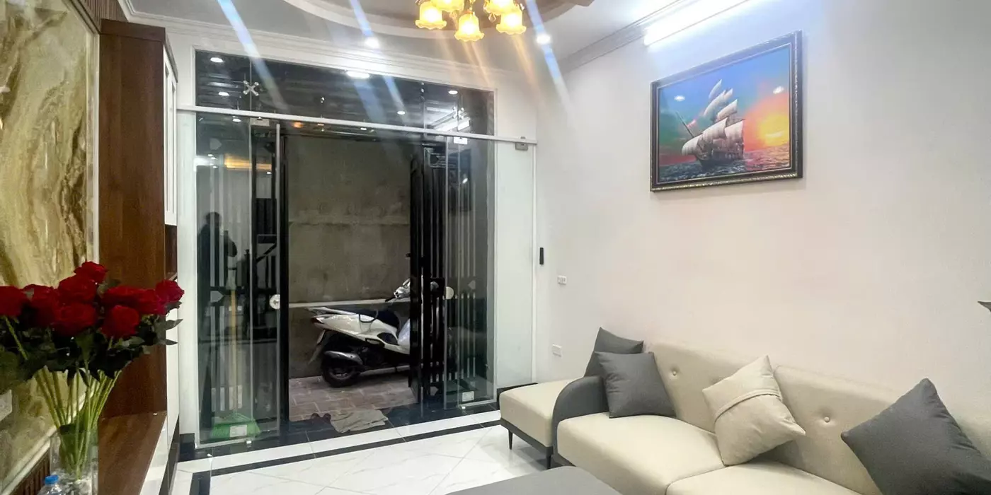 Bán nhà Phố Hào Nam_5 tầng kiên cố_ Ngõ rộng thoáng _35mx5T_Giá: 7.5 tỷ.