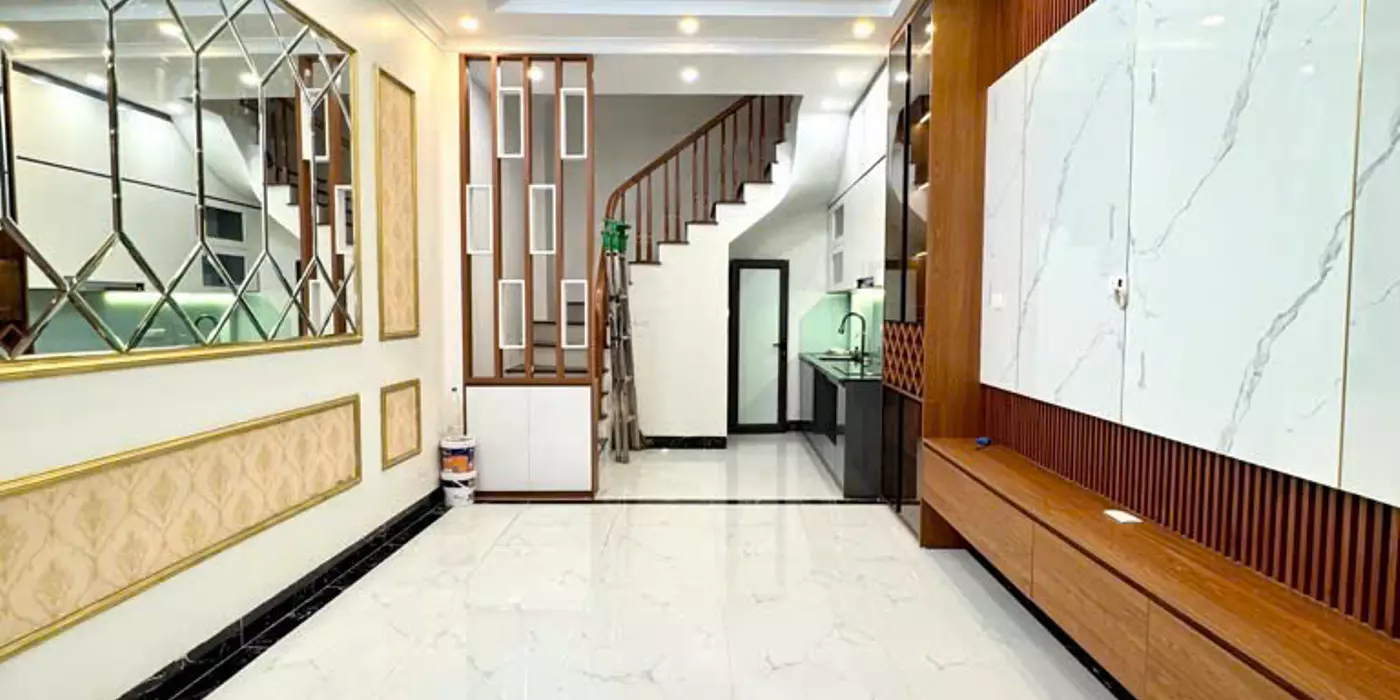 BÁN NHÀ ĐẸP PHỐ TRẠM - 40M² X 5 TẦNG, GIÁ CHỈ HƠN 7 TỶ